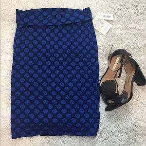 Super cute polka dot Cassie Lularoe skirt!
